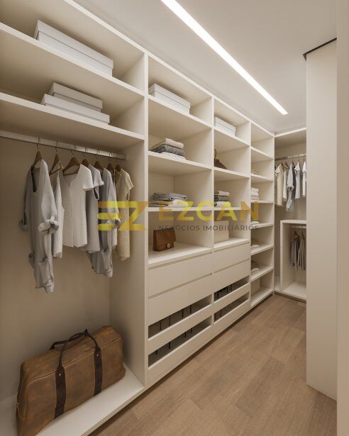 1719234821576-15_f35_closet_sr.jpeg